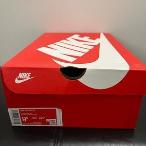Nike Air Max AP .Size 9.5. No insoles included . Comes with original box .